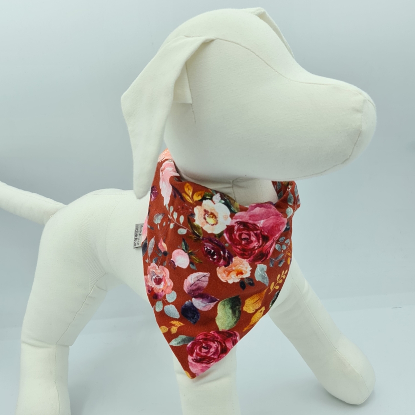 Halstuch für den Hund in rostrot mit Rosen